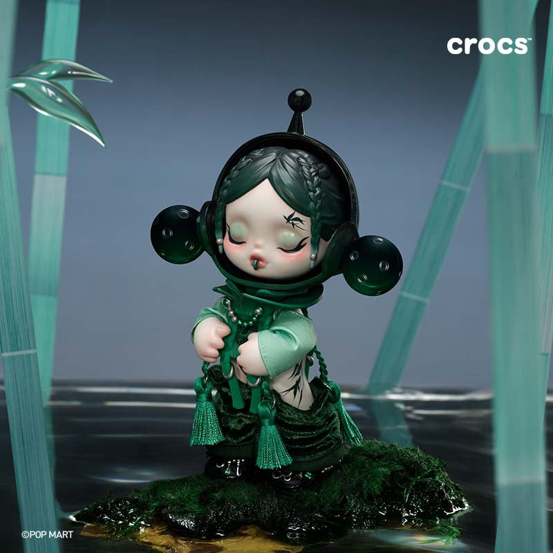 【preorder September 19th】POP MART Skullpanda x CROCS OOTD Figurine Dolls