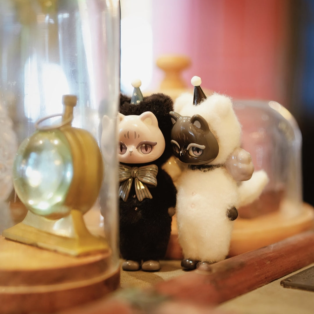 Molinta Chasing Light Series toy surprise box Dolls