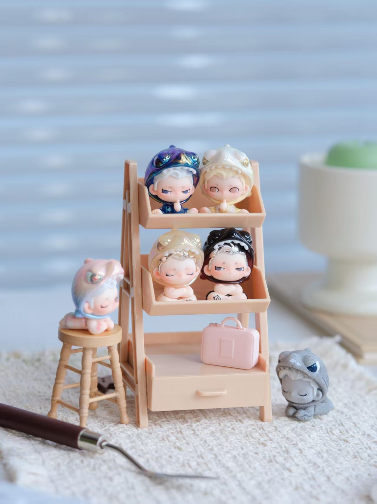 Dylan Shark into The Workplace Minibean Series toy surprise box Dolls