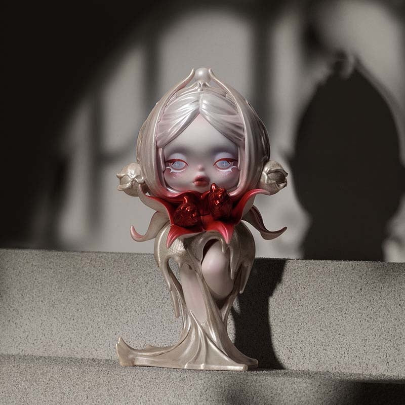 【preorder】POP MART SKULLPANDA Petals in Four Acts Series toy surprise box Dolls