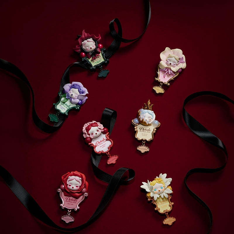 【preorder】POP MART SKULLPANDA Petals in Four Acts Fridge Magnet Series toy surprise box Dolls