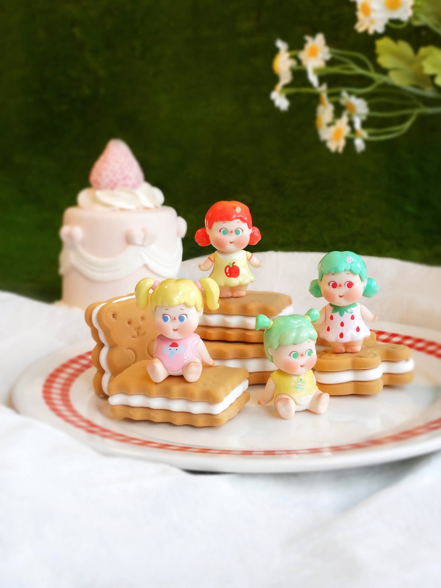 Hello, Valala Queen Minibean toy surprise box Dolls